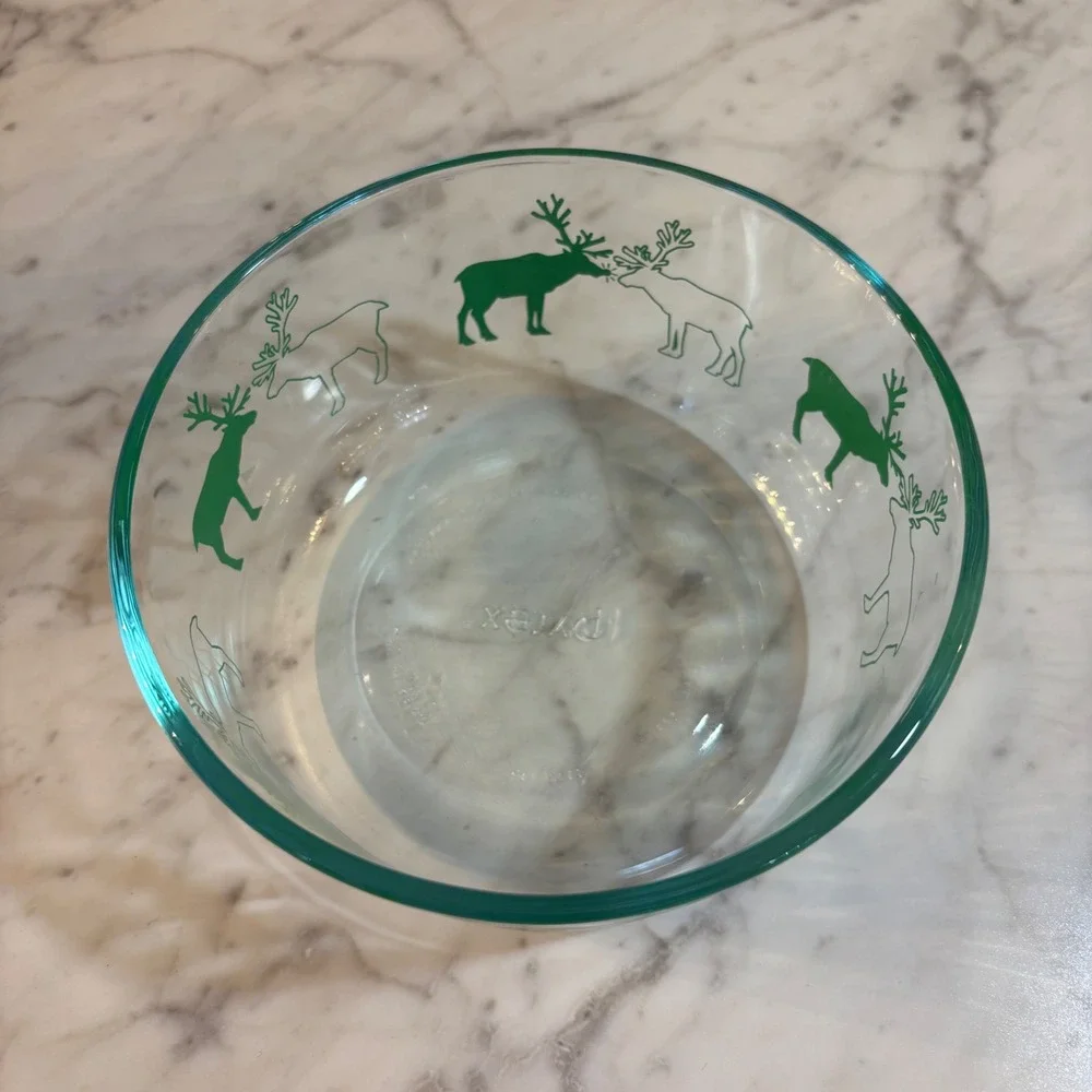 Pyrex Green Reindeer Glass Bowl Holiday Christmas Storage 7201 4 Cup Clear